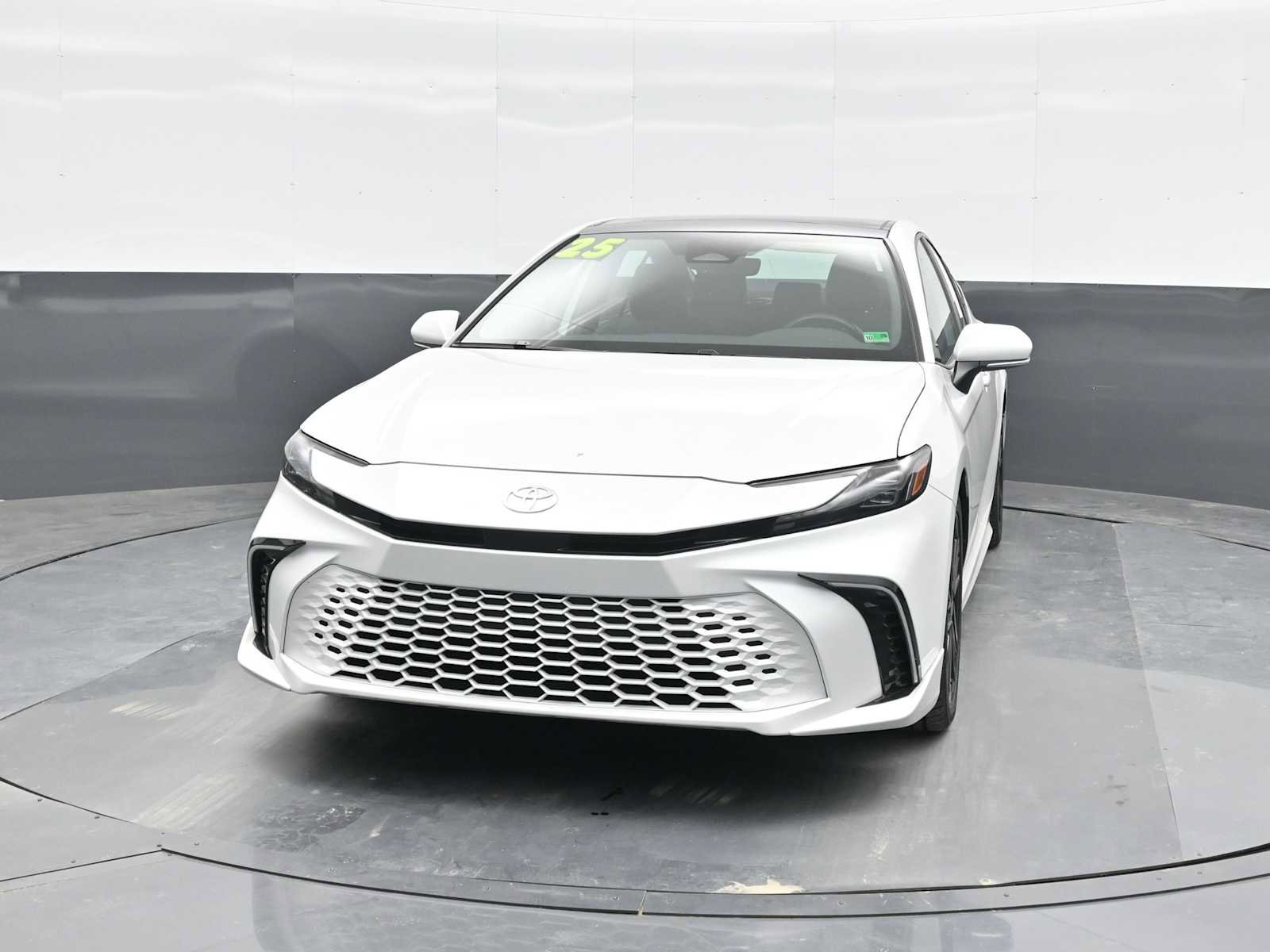 Used 2025 Toyota Camry XSE image 8