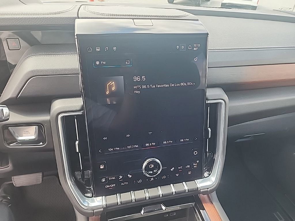 Used 2025 GMC Yukon XL Denali image 17