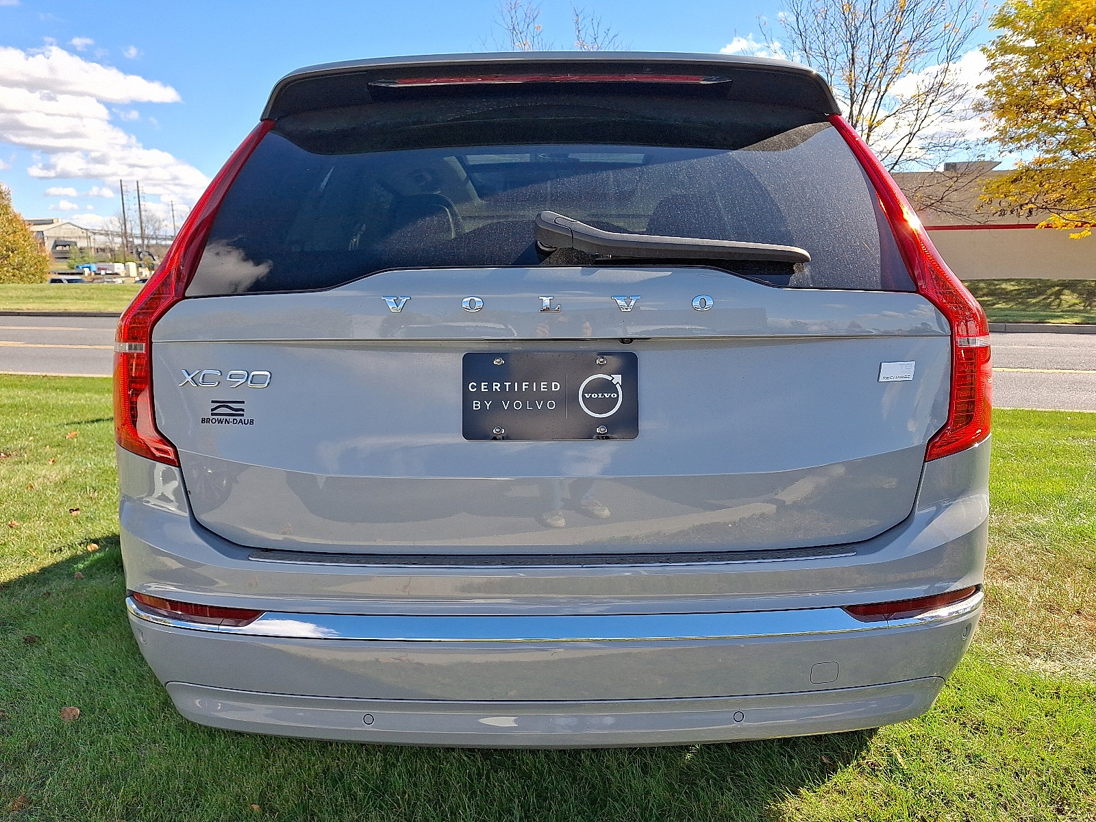 Used 2024 Volvo XC90 T8 Plus w/ Protection Package Premier image 5