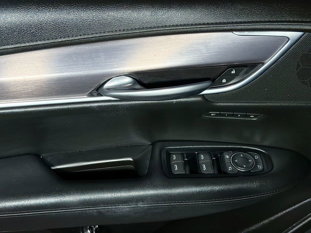 Used 2018 Cadillac XT5 Premium Luxury AWD/4WD image 18