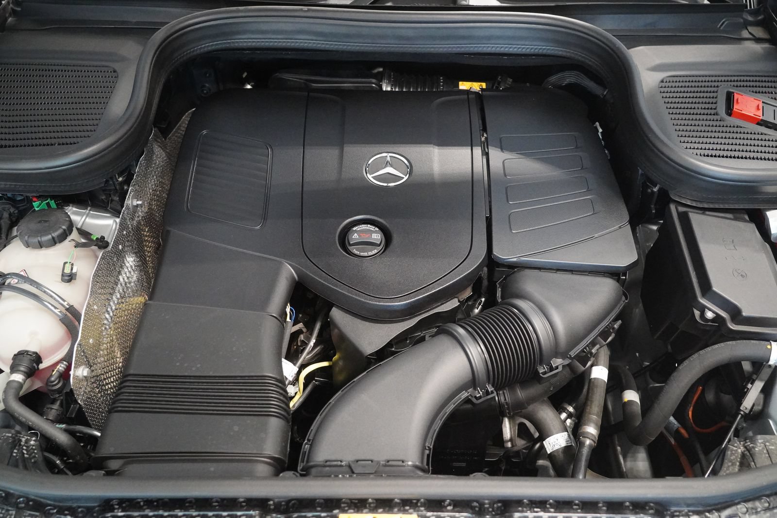 Certified 2025 Mercedes-Benz GLE 450e 4MATIC image 29