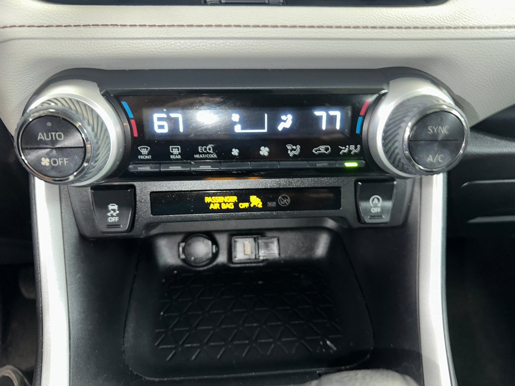 Used 2021 Toyota RAV4 XLE w/ Convenience Package AWD/4WD image 15