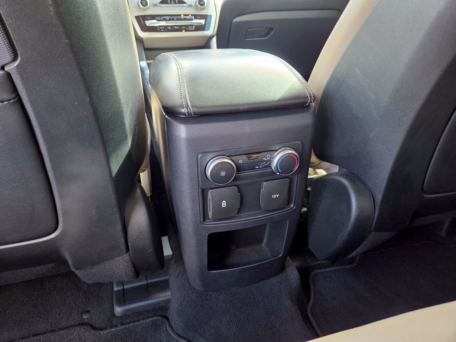 Used 2020 Ford Explorer XLT w/ Equipment Group 202A RWD image 19