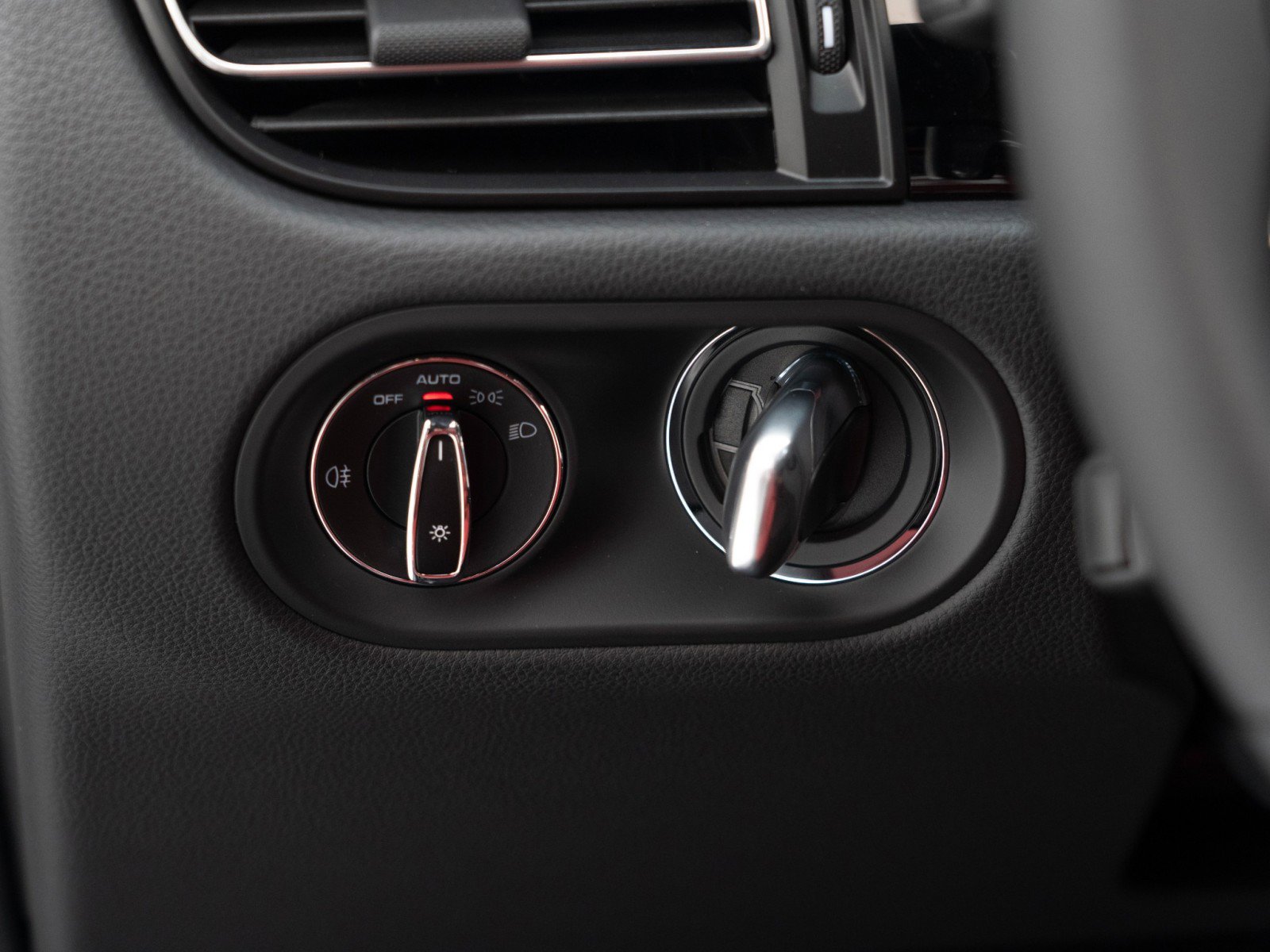 New 2026 Porsche Macan image 29