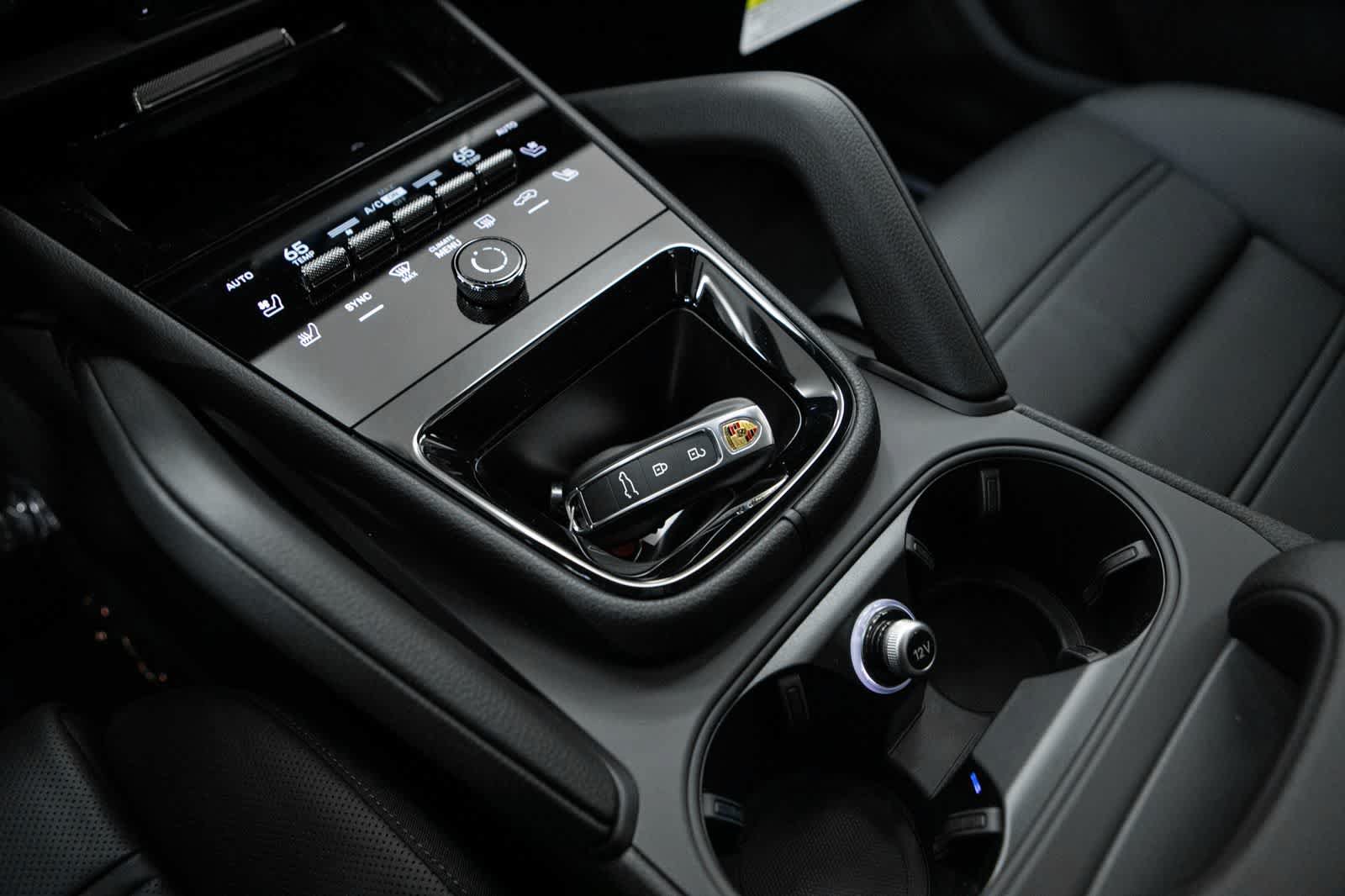 New 2026 Porsche Cayenne Coupe AWD/4WD image 30