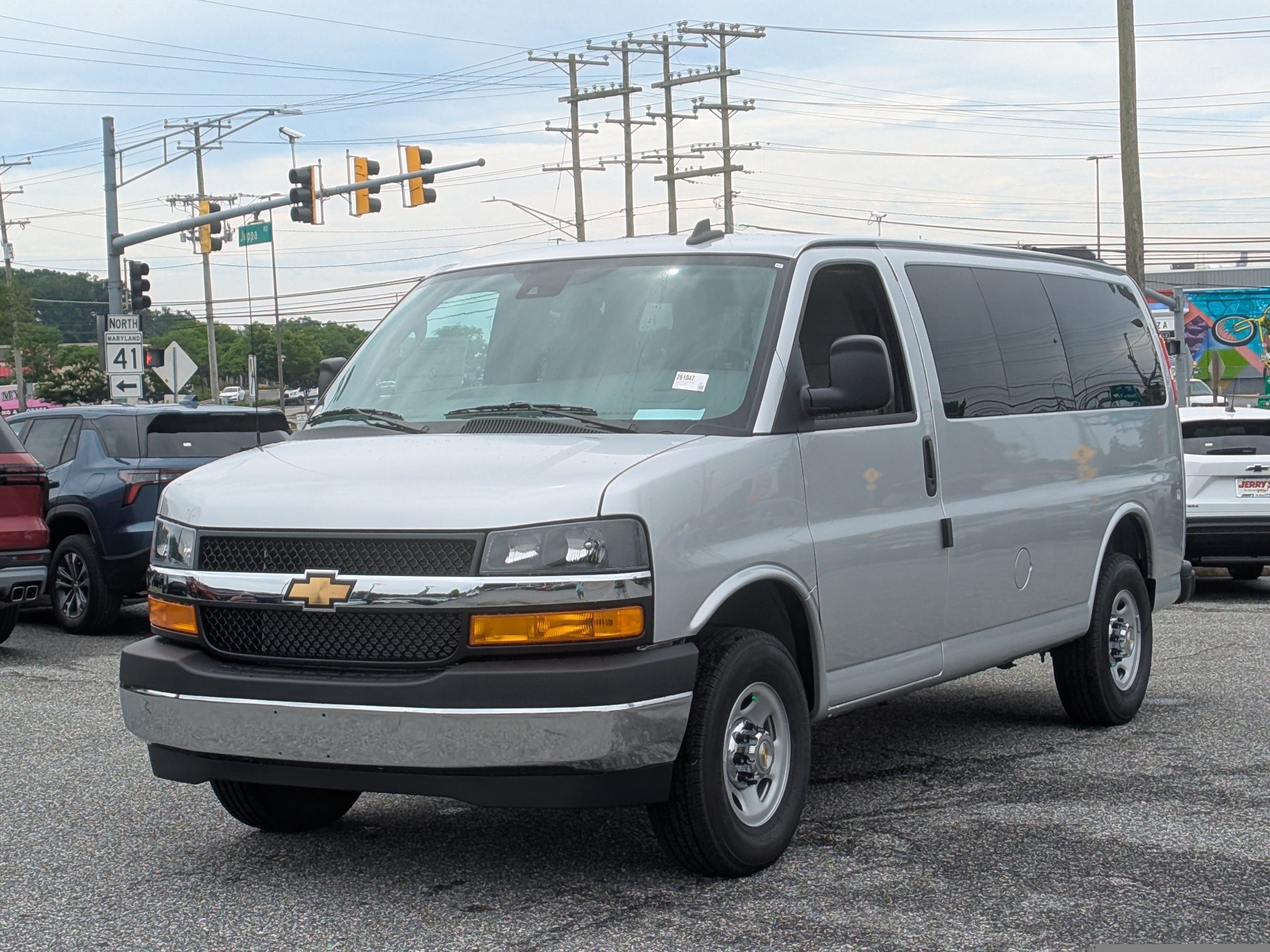 New 2026 Chevrolet Express 2500 LT w/ LT Preferred Equipment Group RWD image 4