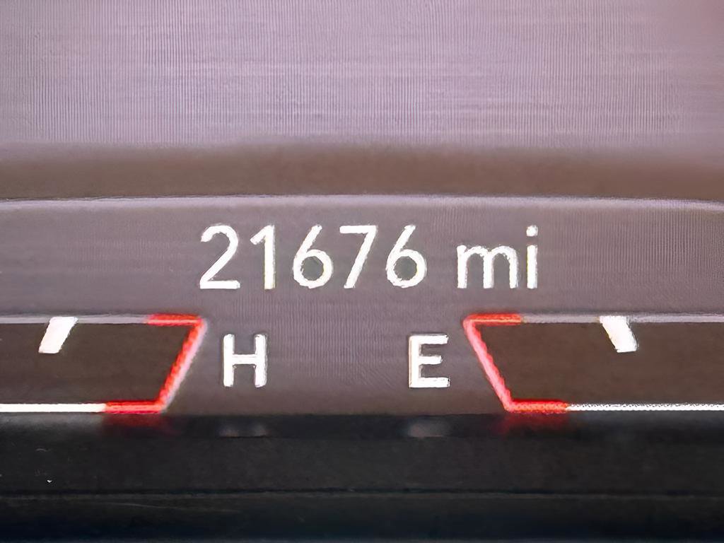 Used 2020 Jeep Cherokee Limited FWD image 23