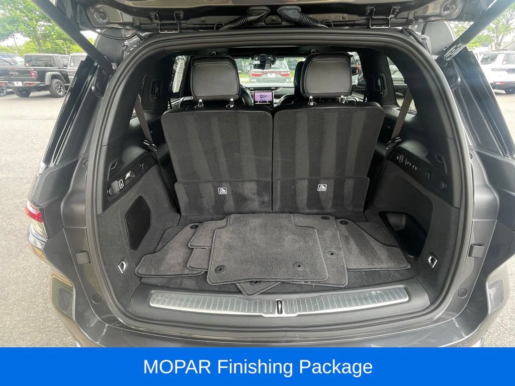 Certified 2025 Jeep Grand Cherokee L Overland w/ Advanced Protech Group III AWD/4WD image 16