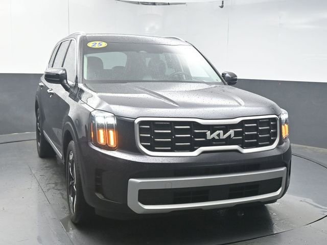 Used 2025 Kia Telluride S FWD image 2