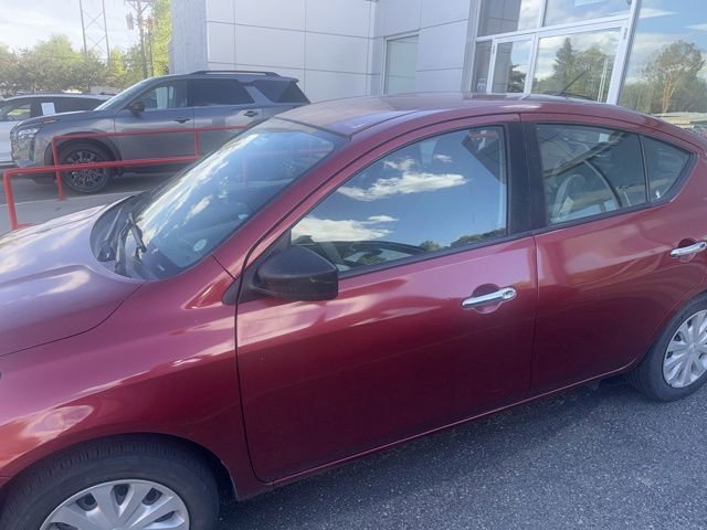 Used 2017 Nissan Versa SV FWD image 7