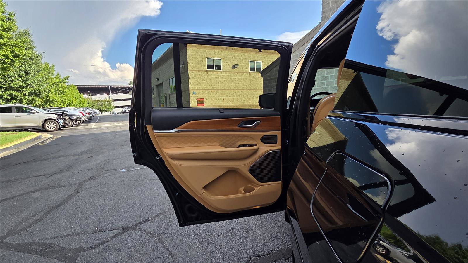 Used 2022 Jeep Grand Cherokee L Summit AWD/4WD image 28