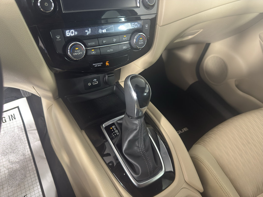 Used 2020 Nissan Rogue SV AWD/4WD image 25