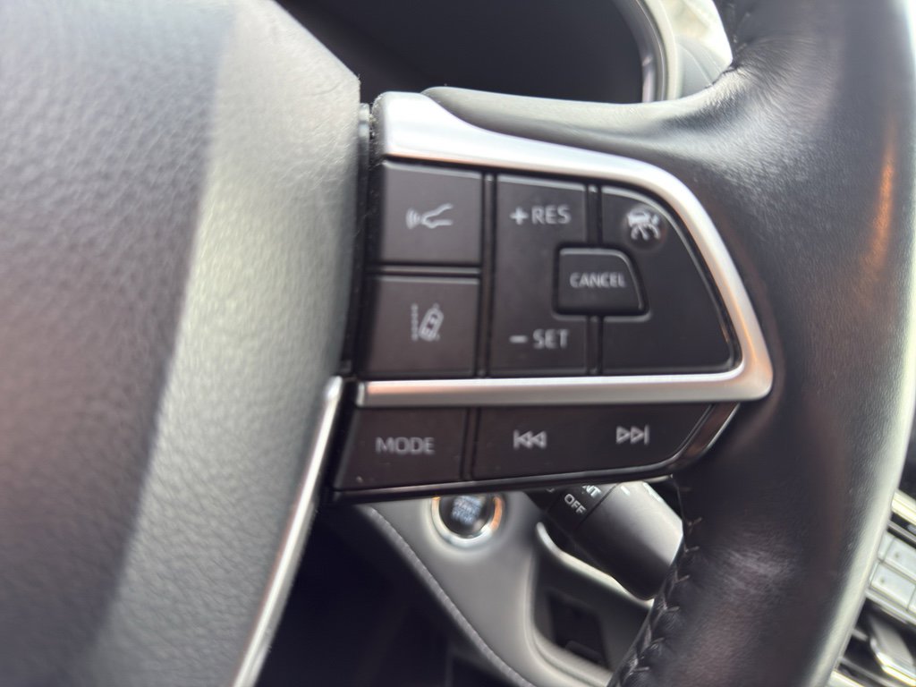 Used 2022 Toyota Highlander Platinum image 12