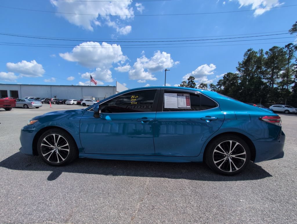 Used 2019 Toyota Camry SE FWD image 5