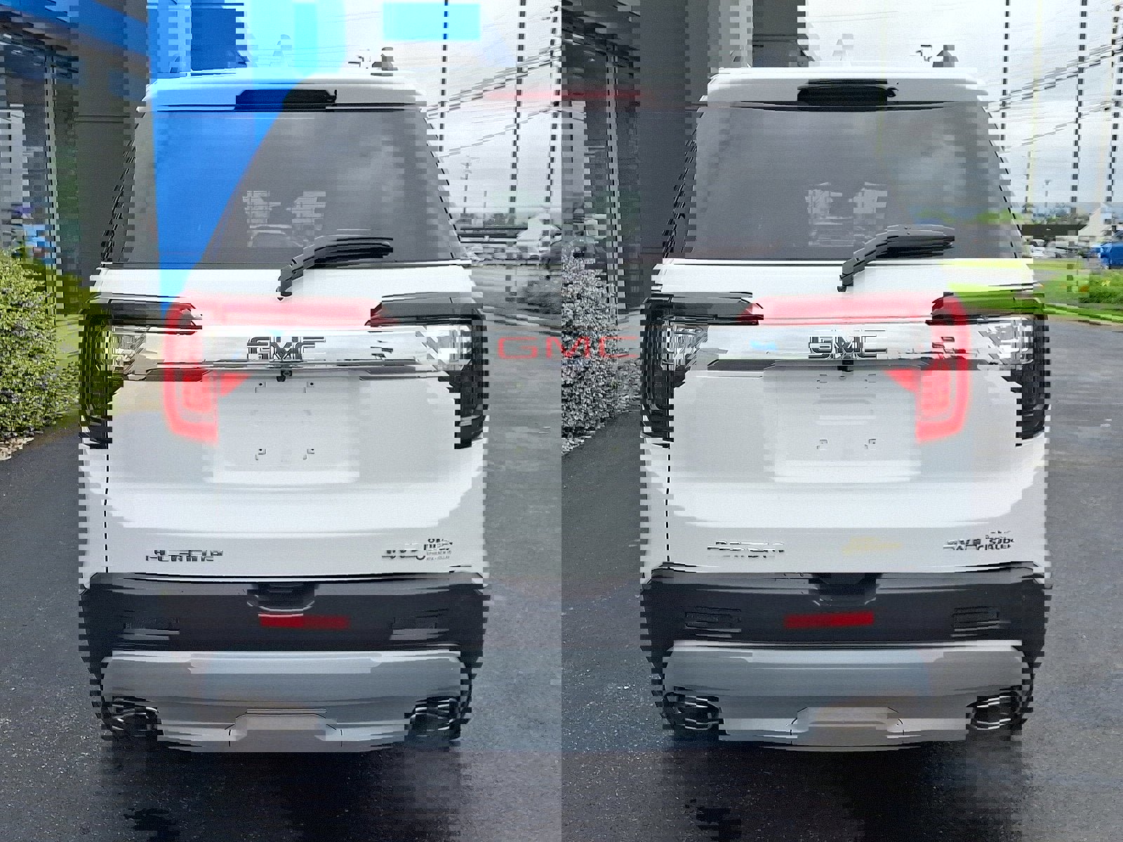 Used 2023 GMC Acadia SLT image 5