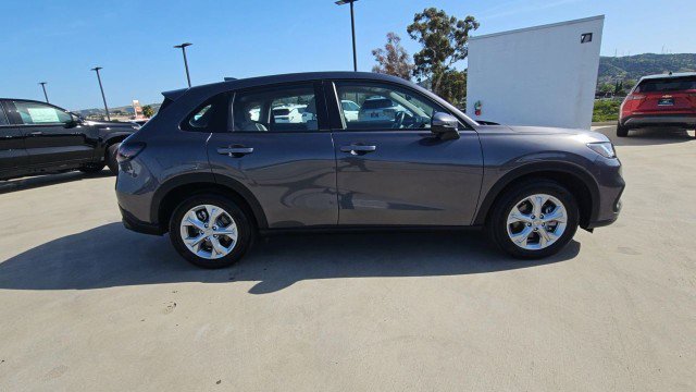 Used 2023 Honda HR-V LX image 9
