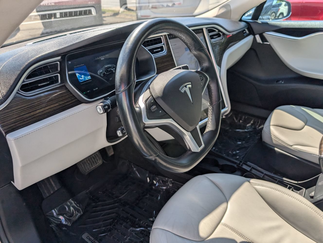 Used 2015 Tesla Model S 60 RWD image 12