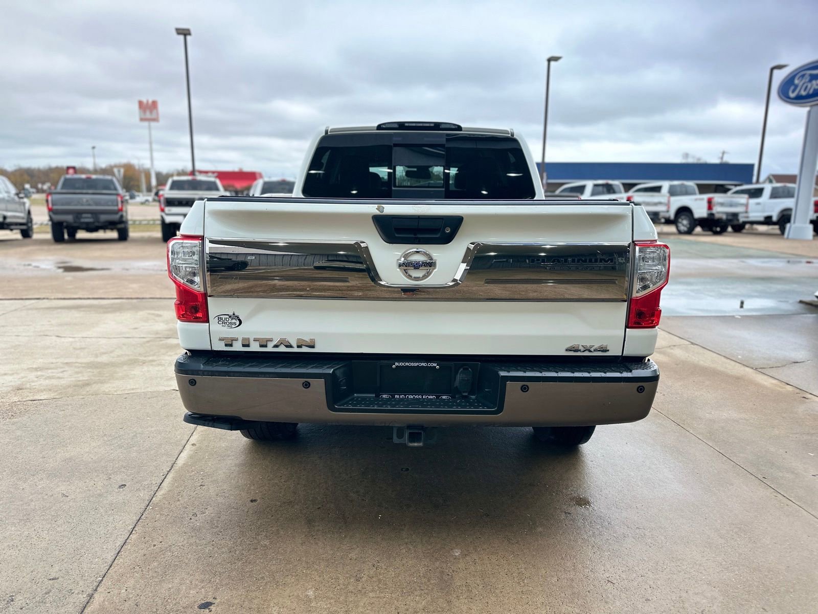 Used 2018 Nissan Titan Platinum Reserve w/ Platinum Utility Package image 9