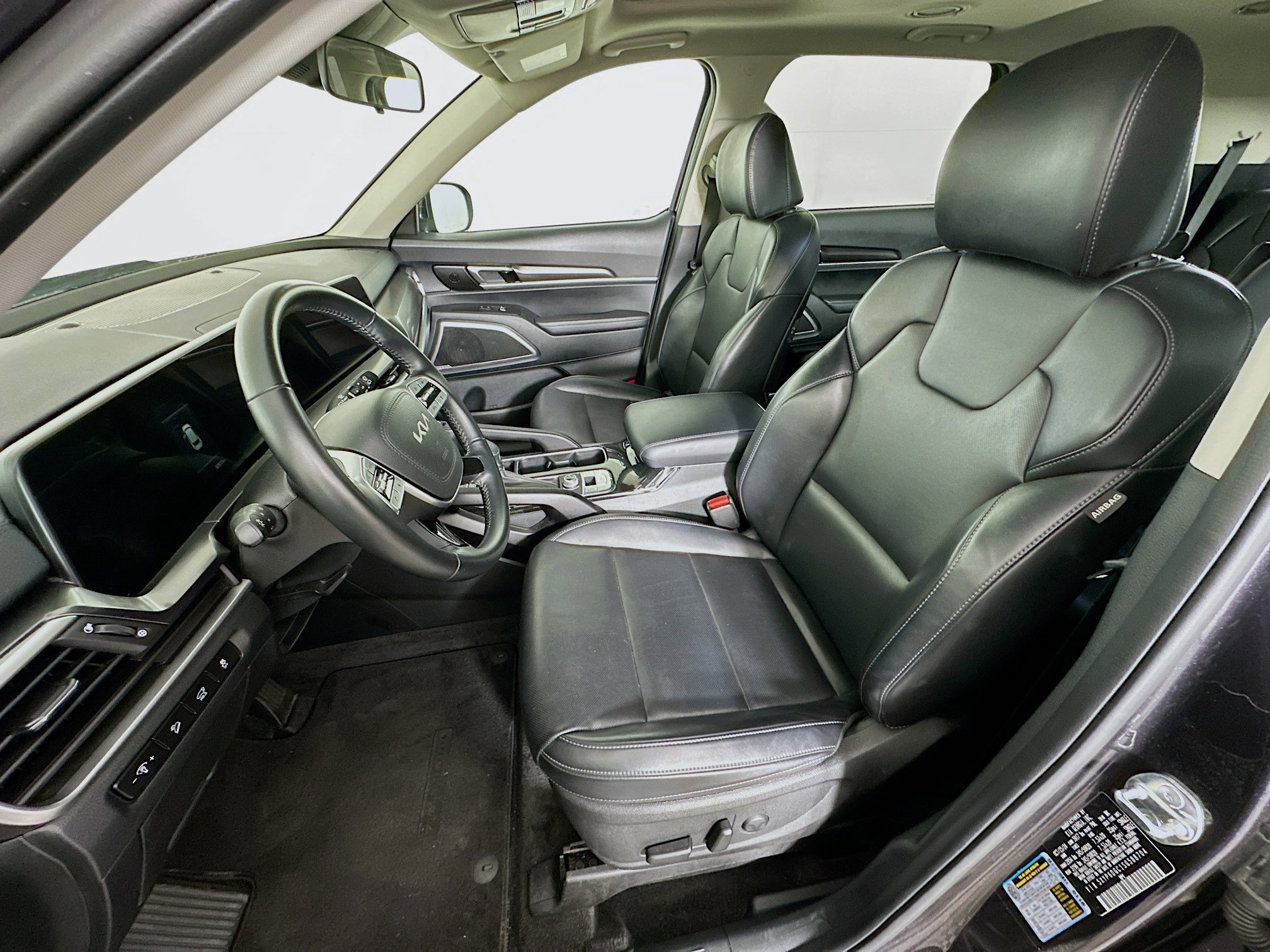 Used 2025 Kia Telluride S AWD/4WD image 13