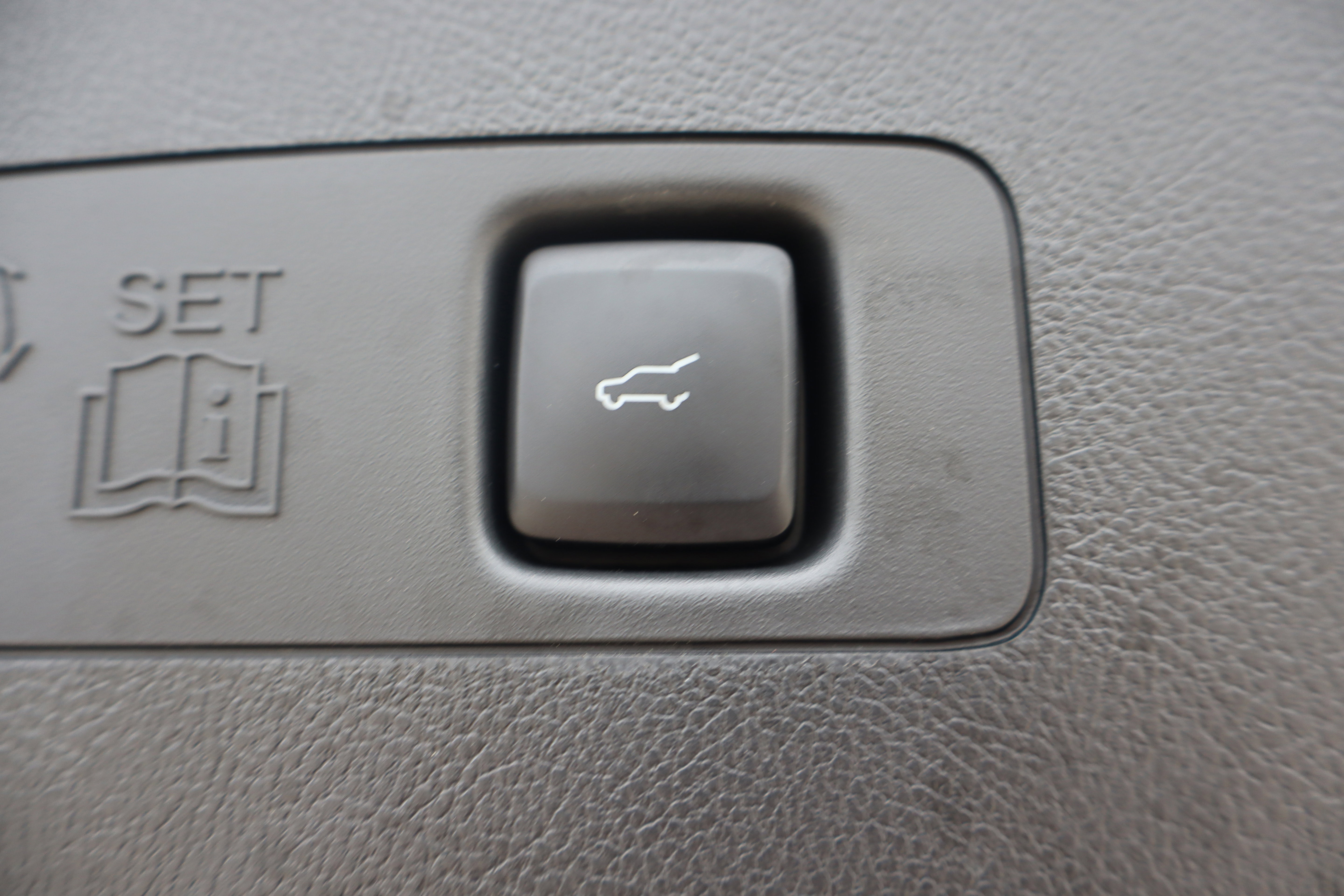 Used 2025 Lincoln Corsair Reserve image 28