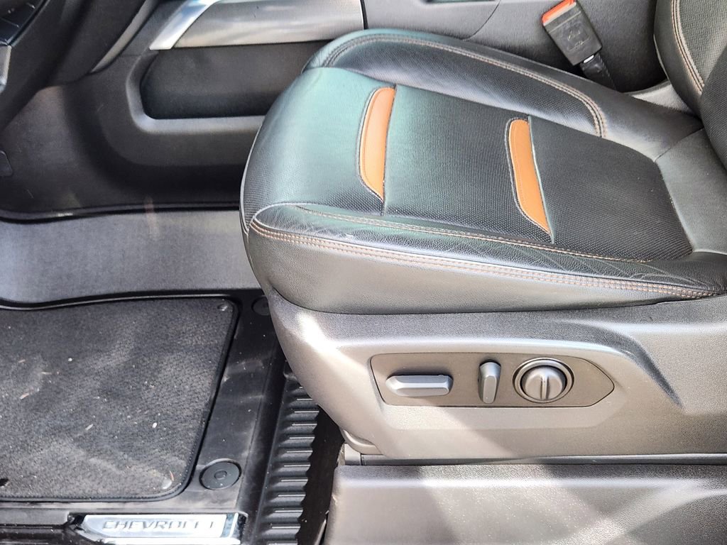 Used 2022 GMC Sierra 2500 AT4 w/ AT4 Preferred Package image 8