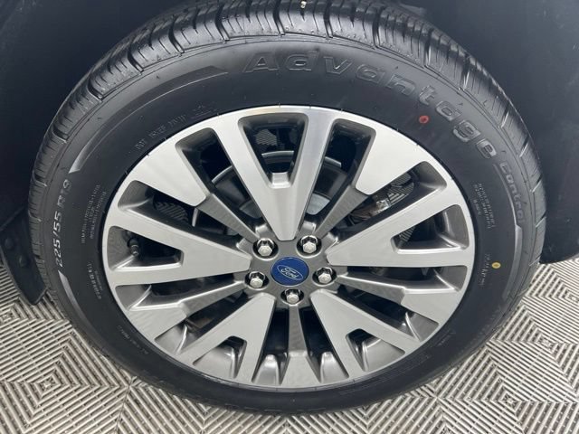 Used 2022 Ford Escape Titanium w/ Class II Trailer Tow Package AWD/4WD image 10