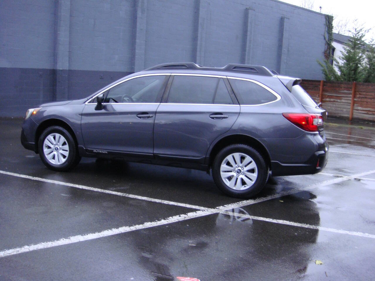 Used 2018 Subaru Outback 2.5i AWD/4WD image 9