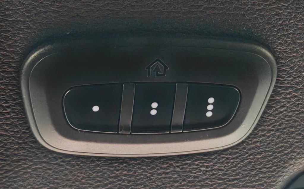 Used 2021 Jeep Wrangler Unlimited Sahara w/ Uconnect 4C Nav & Sound Group image 11