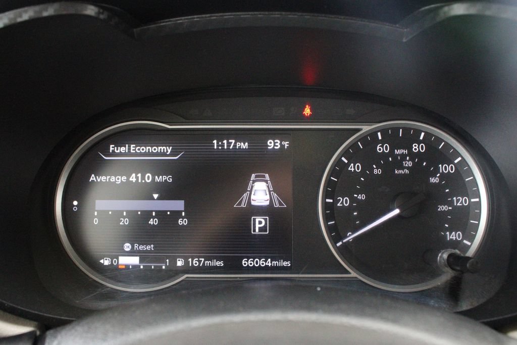 Used 2021 Nissan Versa SV FWD image 28