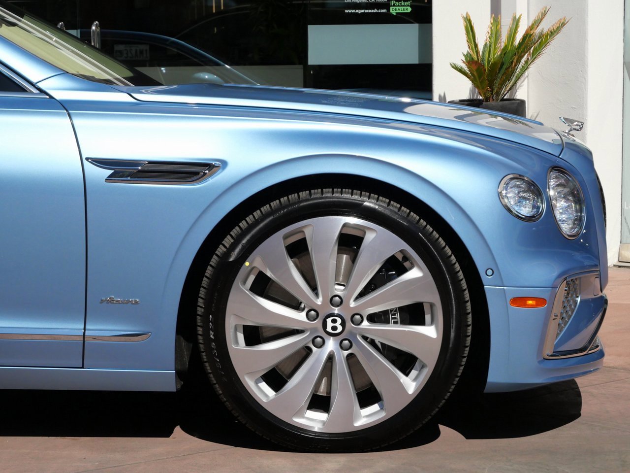 New 2026 Bentley Flying Spur Azure image 6