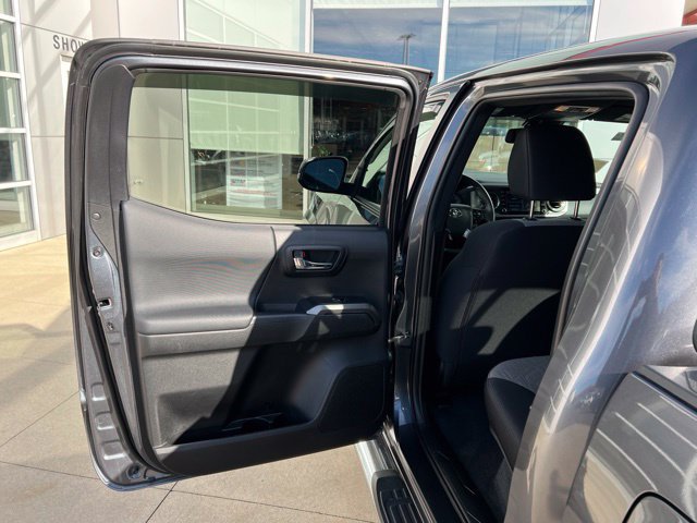 Used 2023 Toyota Tacoma TRD Sport w/ Technology Package AWD/4WD image 29