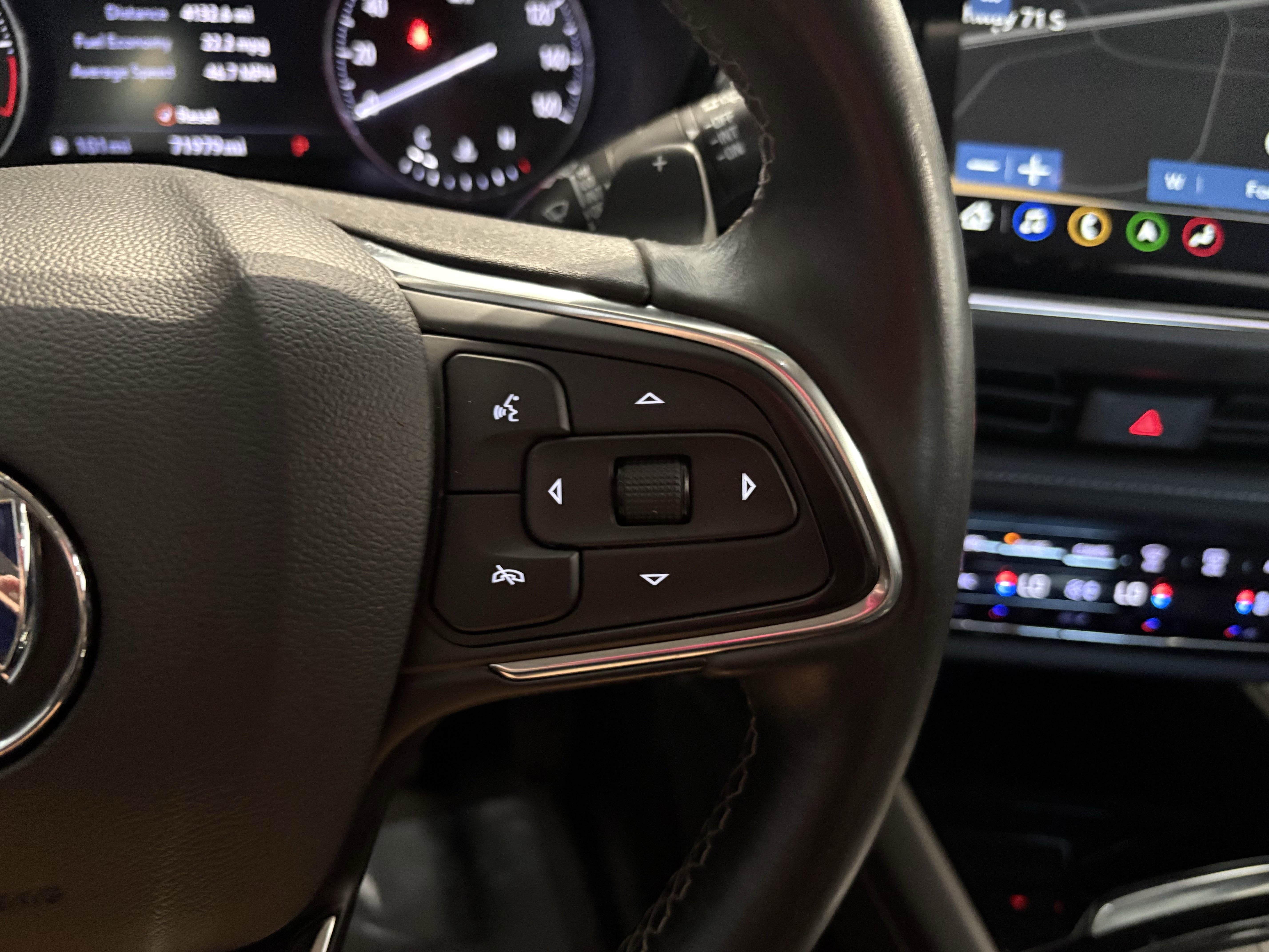 Used 2022 Buick Envision Avenir w/ Technology Package II AWD/4WD image 23