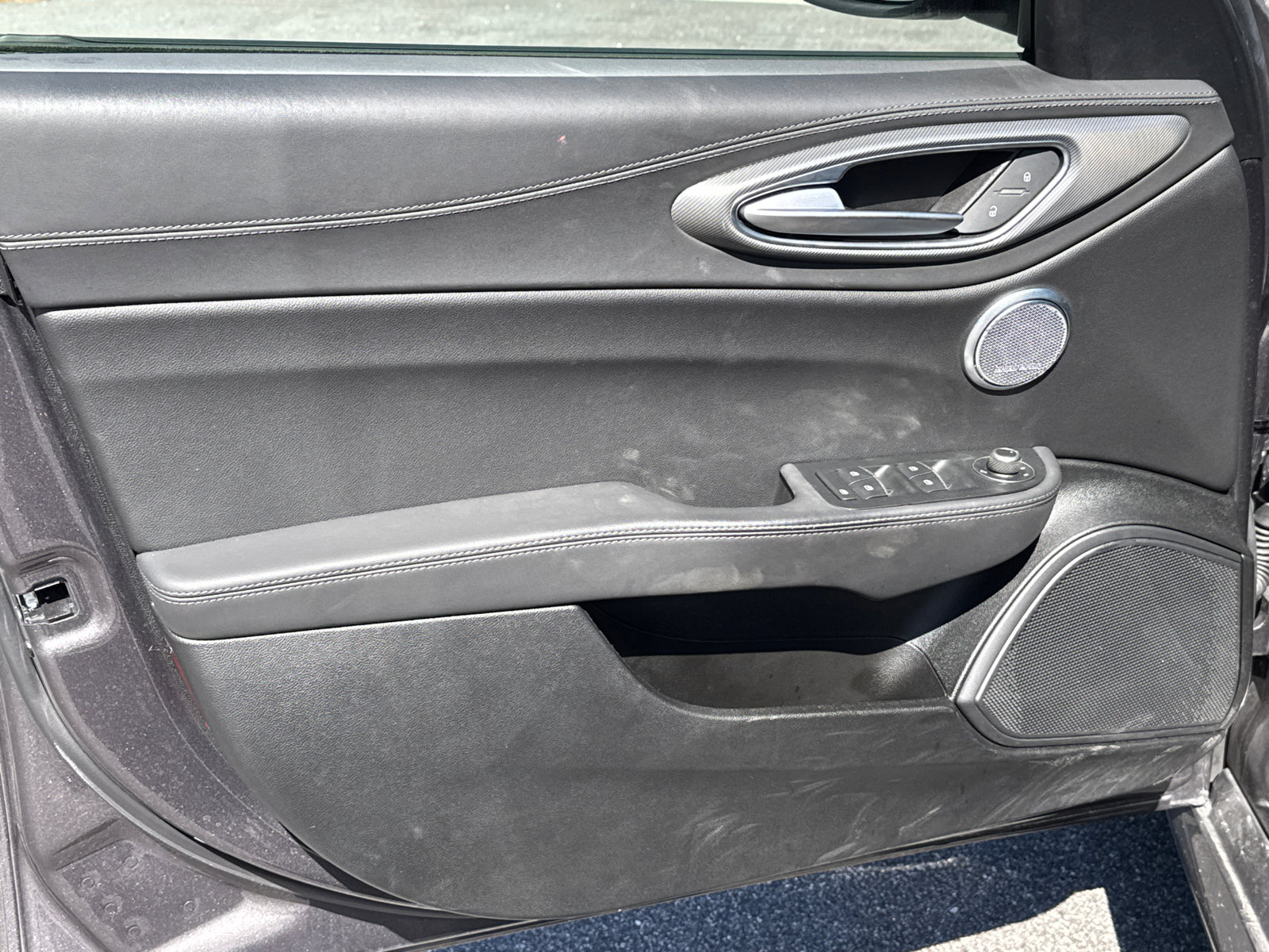 Used 2024 Alfa Romeo Giulia Ti image 10