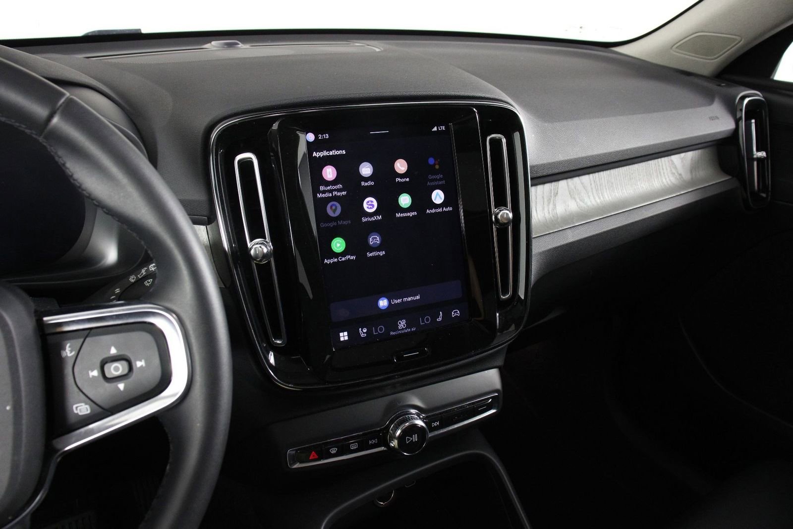 Certified 2025 Volvo XC40 B5 Plus image 9