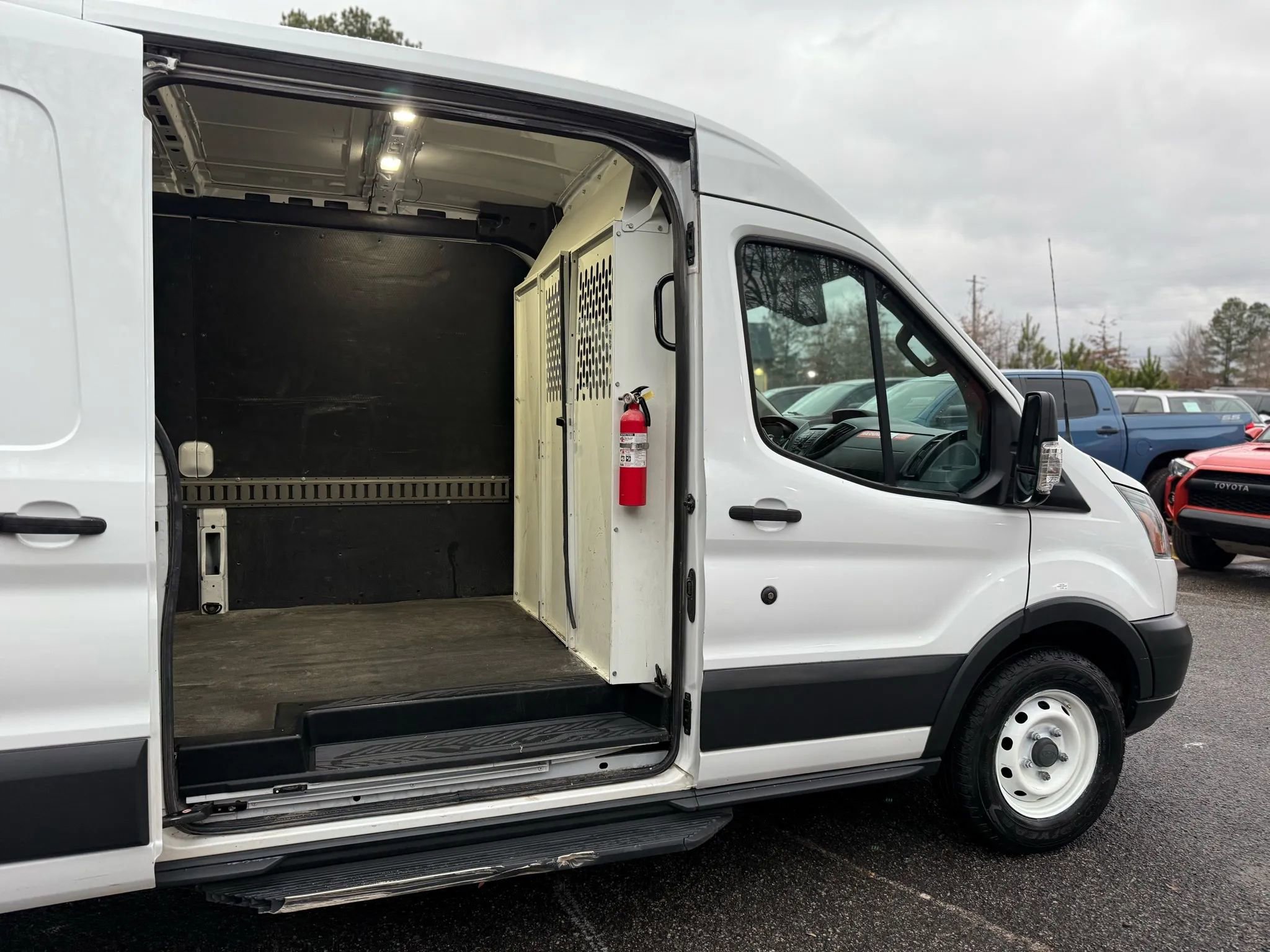 Used 2018 Ford Transit 150 148 Medium Roof image 21