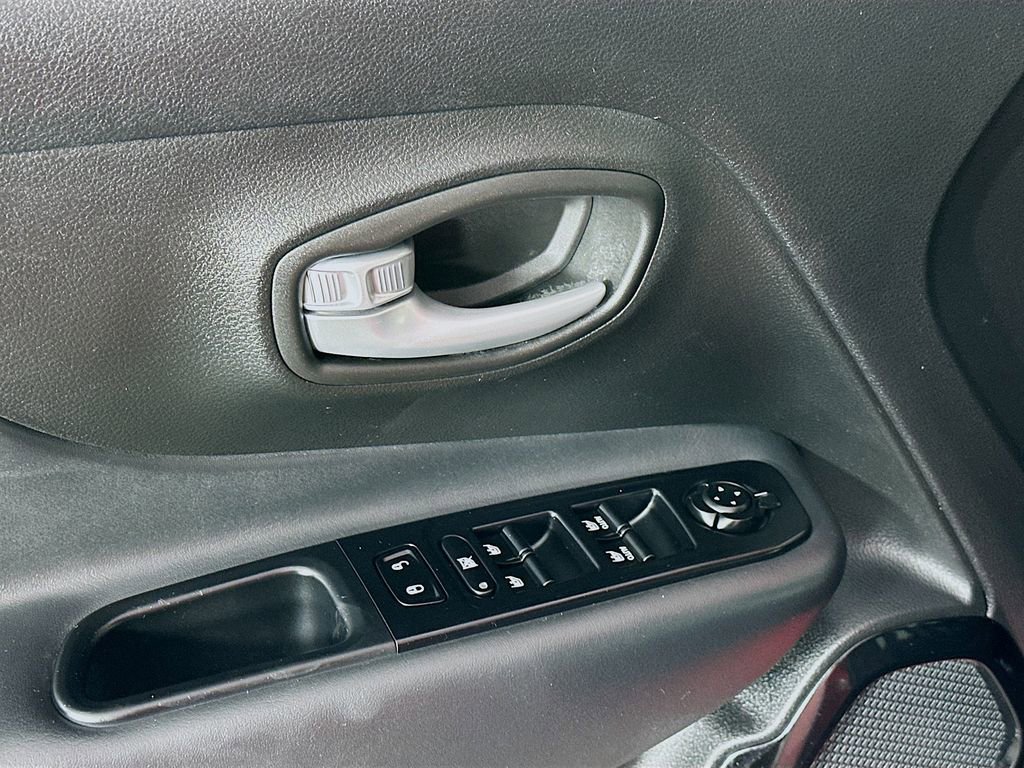 Certified 2023 Jeep Renegade Altitude image 27