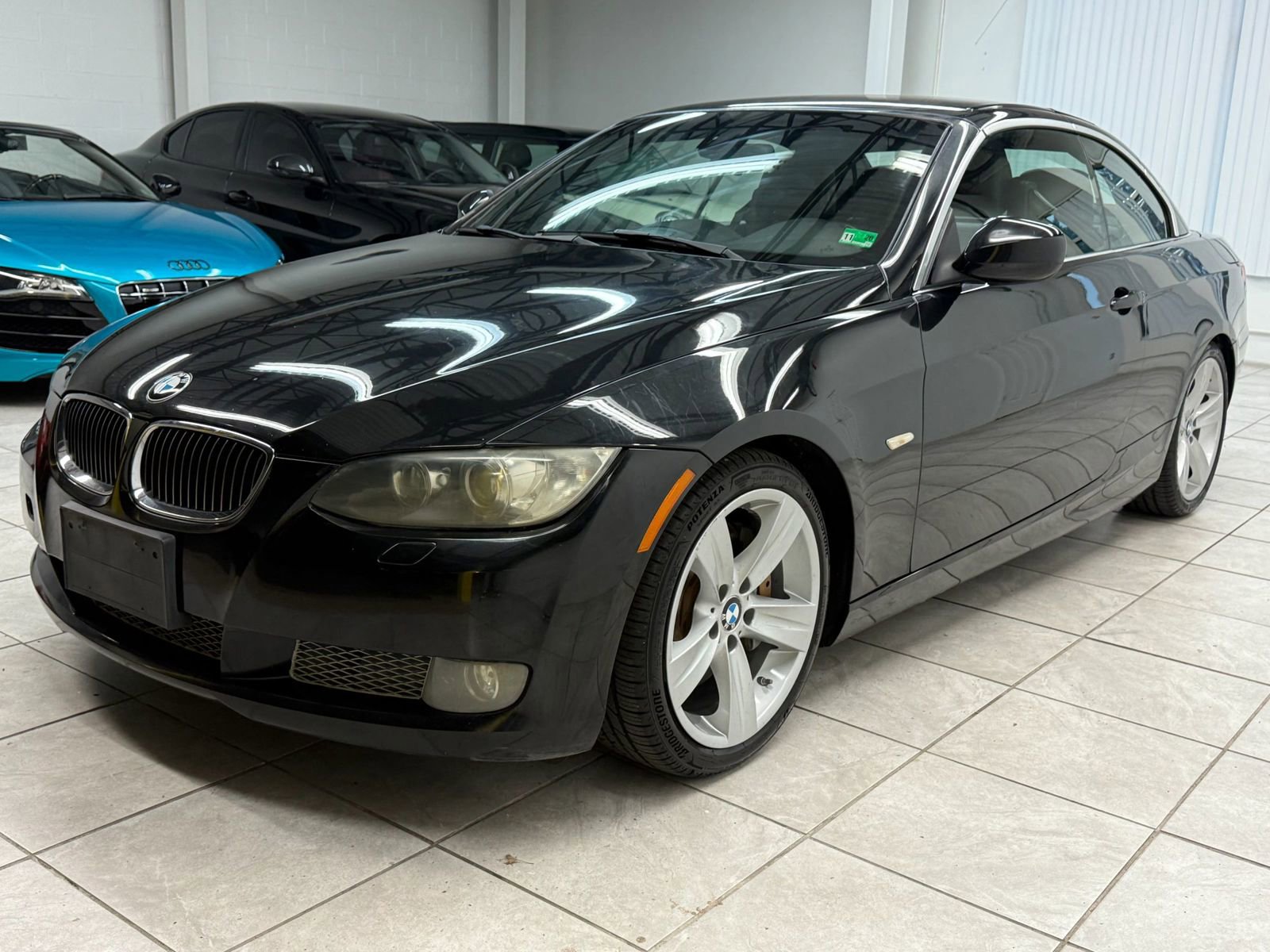 Used 2010 BMW 335i Convertible image 3