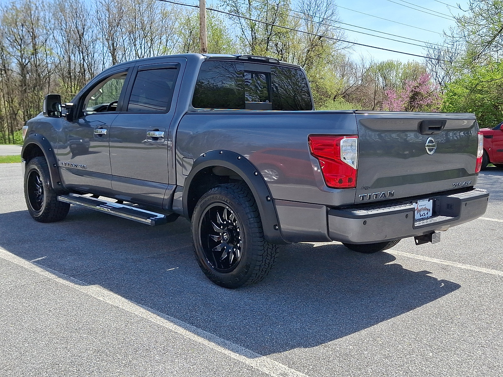 Used 2019 Nissan Titan SV w/ SV Convenience Package image 4
