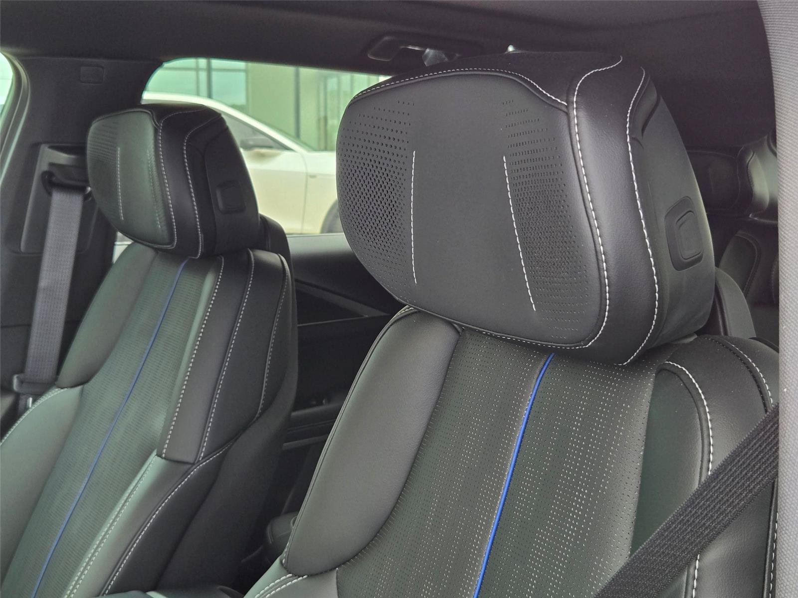 New 2026 Cadillac Lyriq Premium Sport w/ LPO, Floor Liner Package AWD/4WD image 12