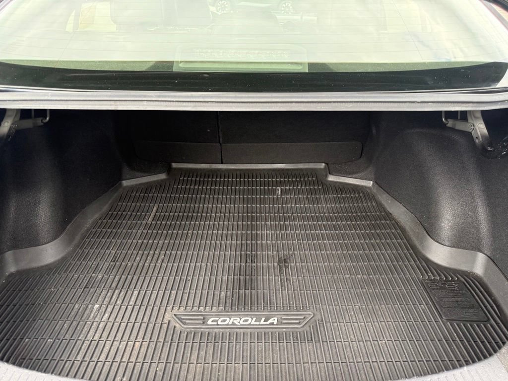 Used 2020 Toyota Corolla XLE FWD image 36
