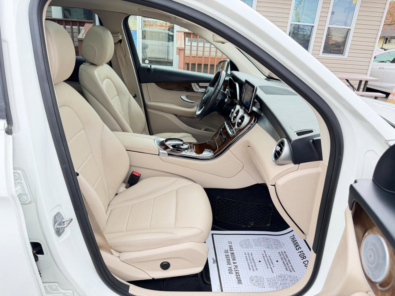 Used 2019 Mercedes-Benz GLC 300 4MATIC image 45