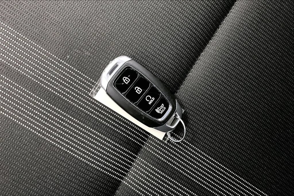 Used 2025 Hyundai Venue SEL FWD image 10