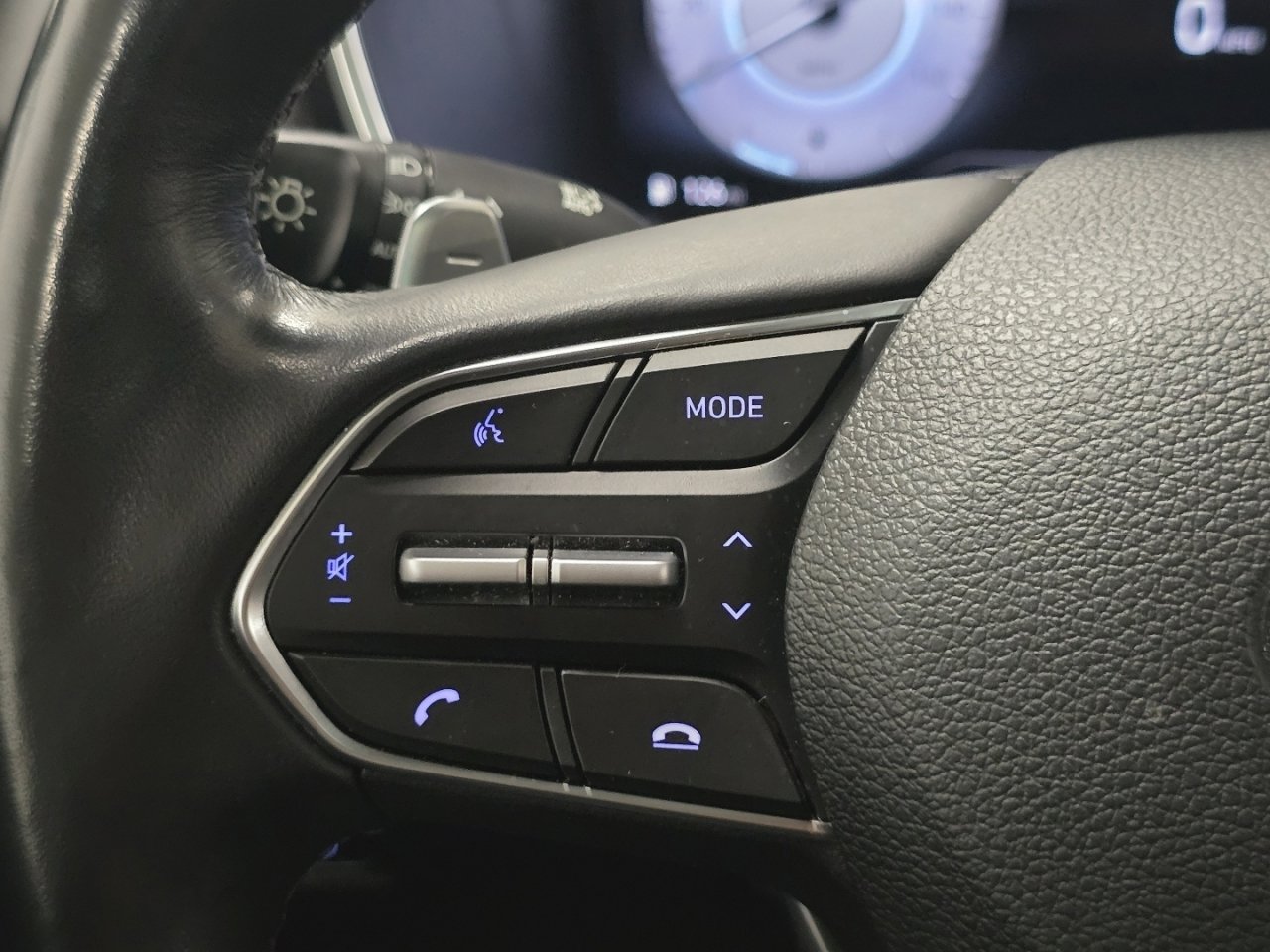 Used 2023 Hyundai Santa Fe Limited image 31