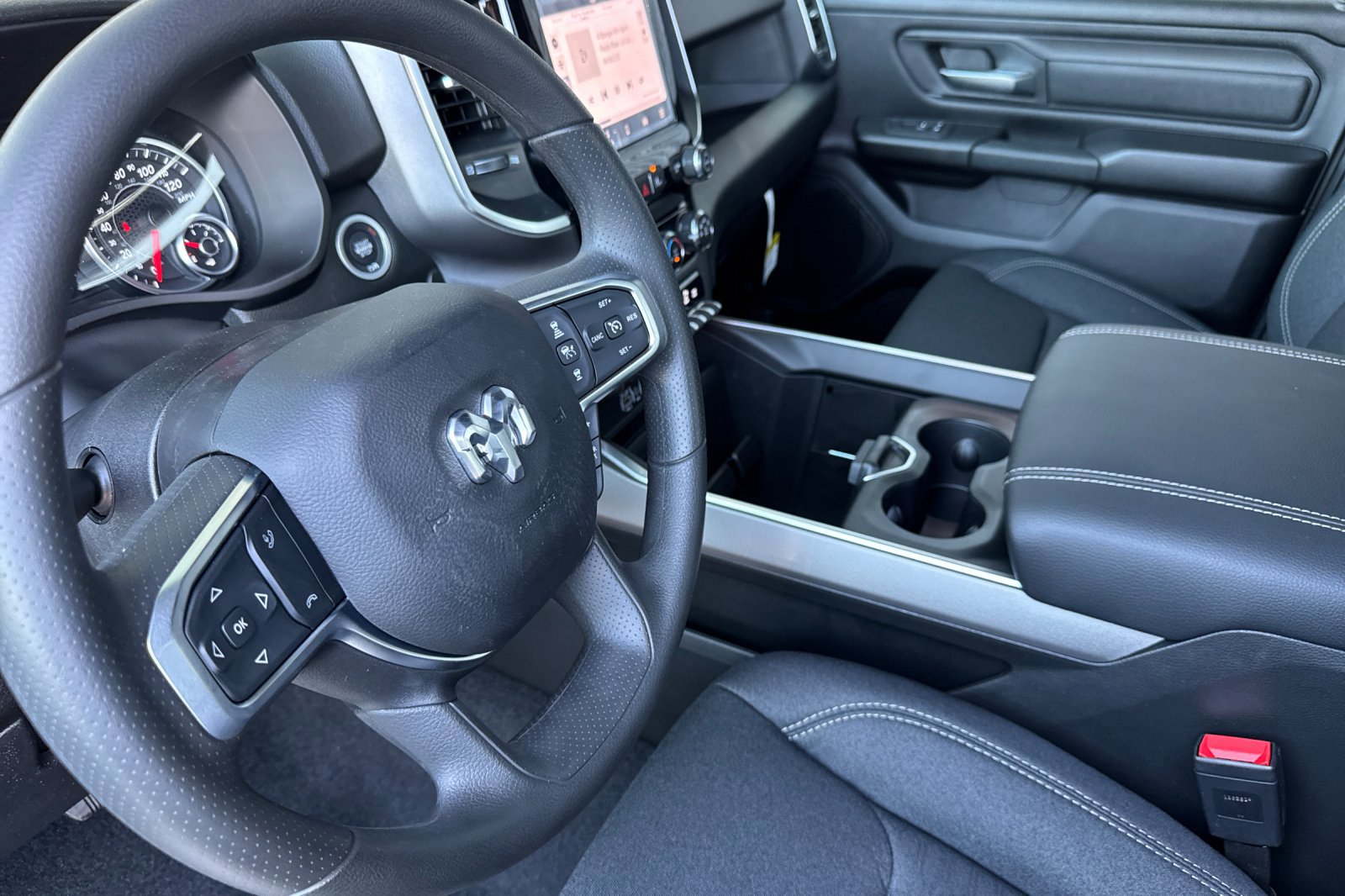 New 2026 RAM 1500 Express AWD/4WD image 9