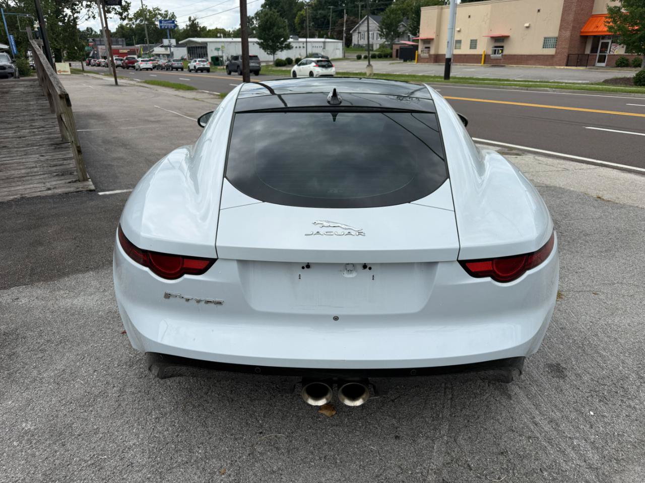 Used 2018 Jaguar F-TYPE Coupe RWD image 37