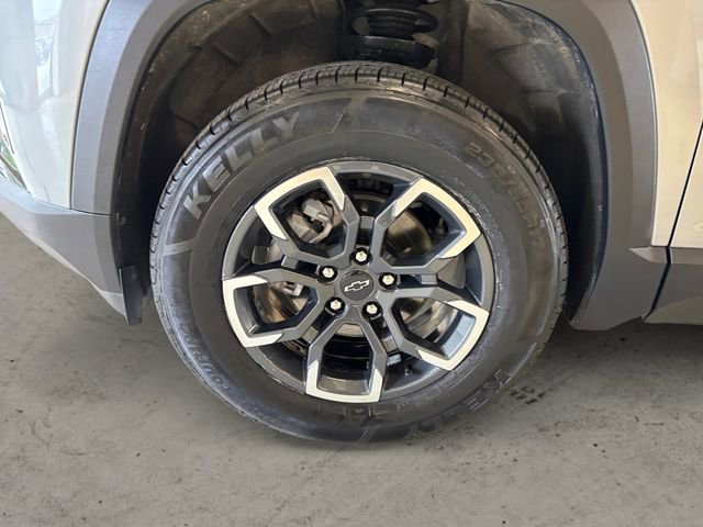 Used 2026 Chevrolet Equinox ACTIV AWD/4WD image 15