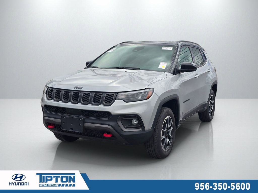 Used 2024 Jeep Compass Trailhawk AWD/4WD image 1