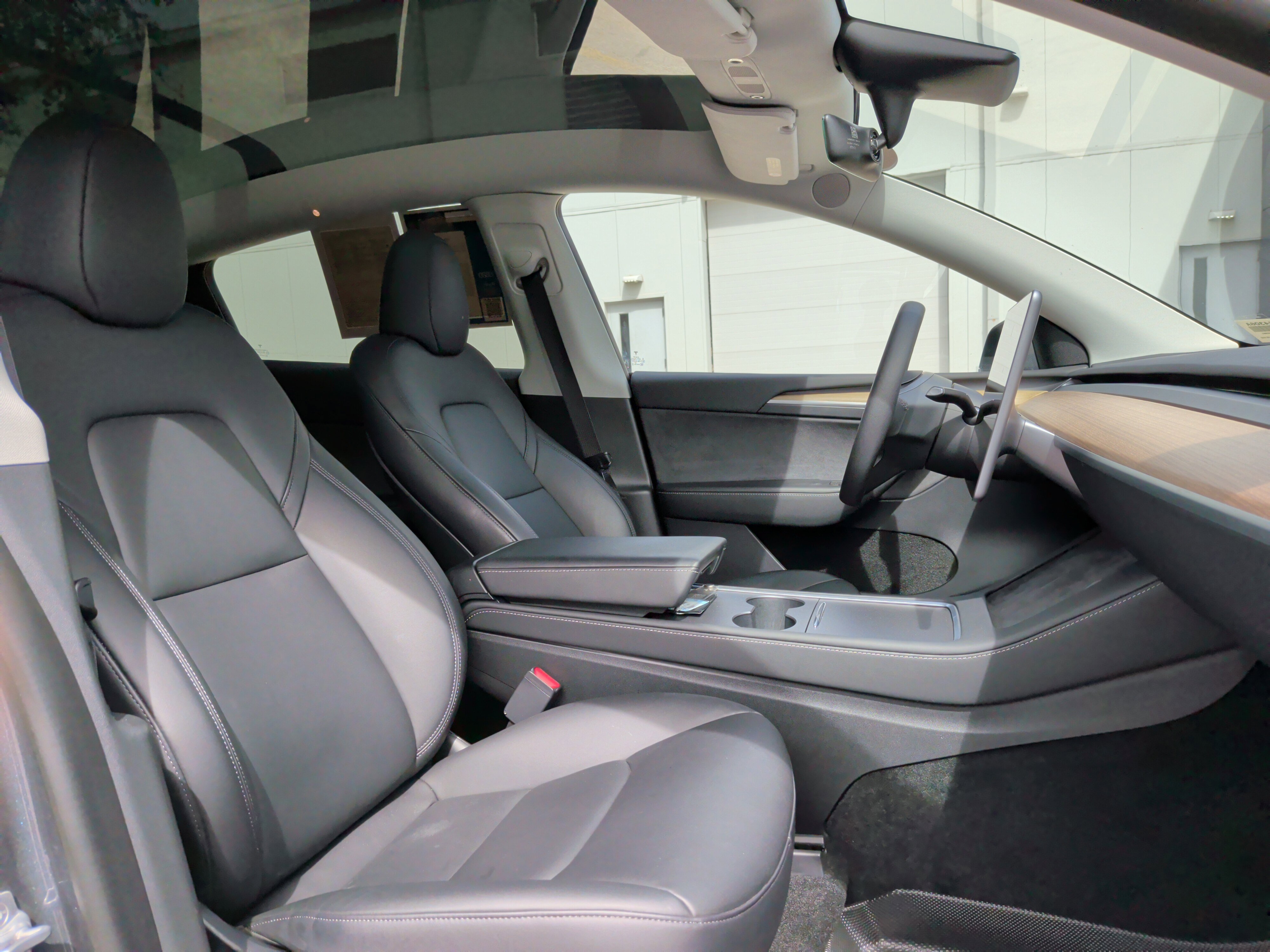 Used 2023 Tesla Model Y AWD image 32