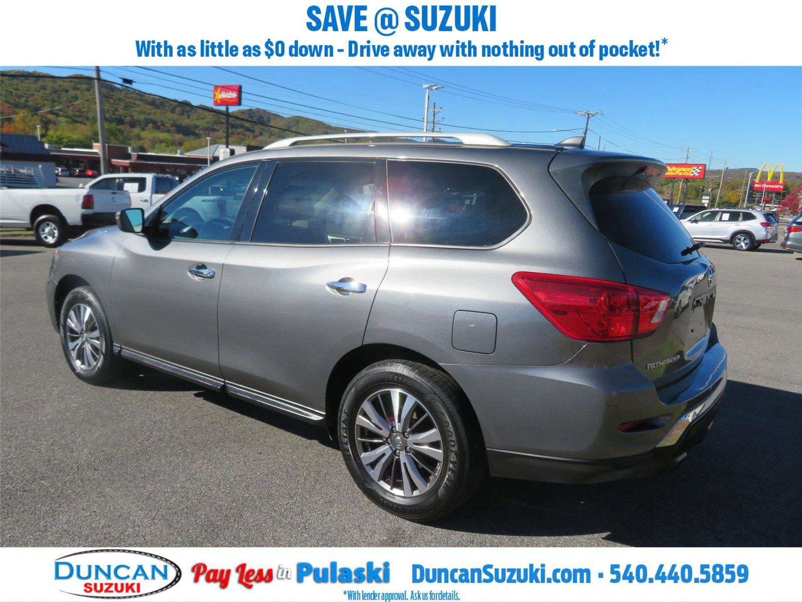 Used 2019 Nissan Pathfinder SV image 5