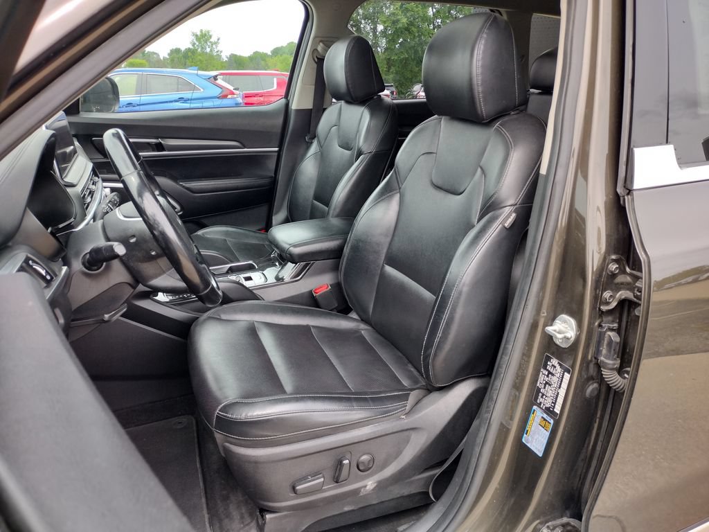 Used 2022 Kia Telluride S AWD/4WD image 2